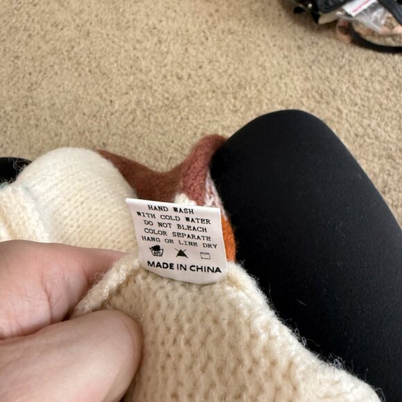 NWOT Luna Ivy Sweater SZ Small - Picture 7 of 7